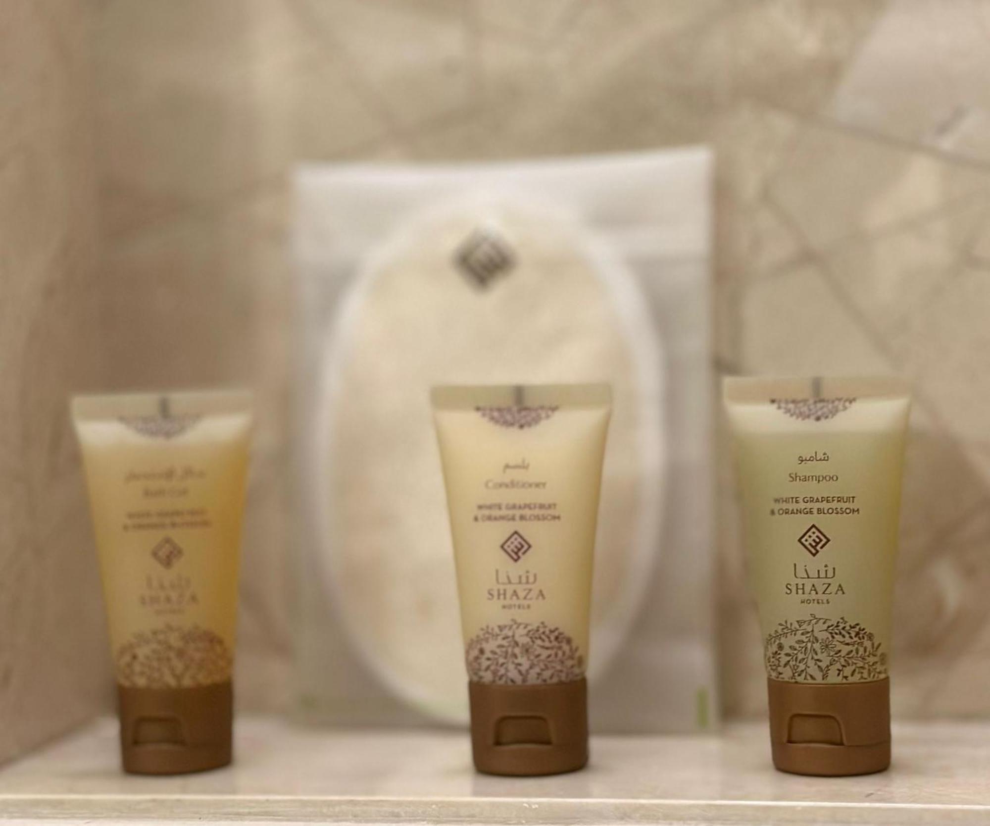 Готель Shaza Доха Екстер'єр фото A selection of spa products